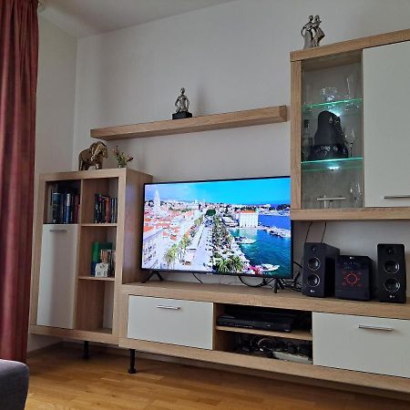 Mariposa, Apartment With Balcony, Private Parking In The Garage, Near The Biggest Shopping Center Mall Of Split Eksteriør bilde