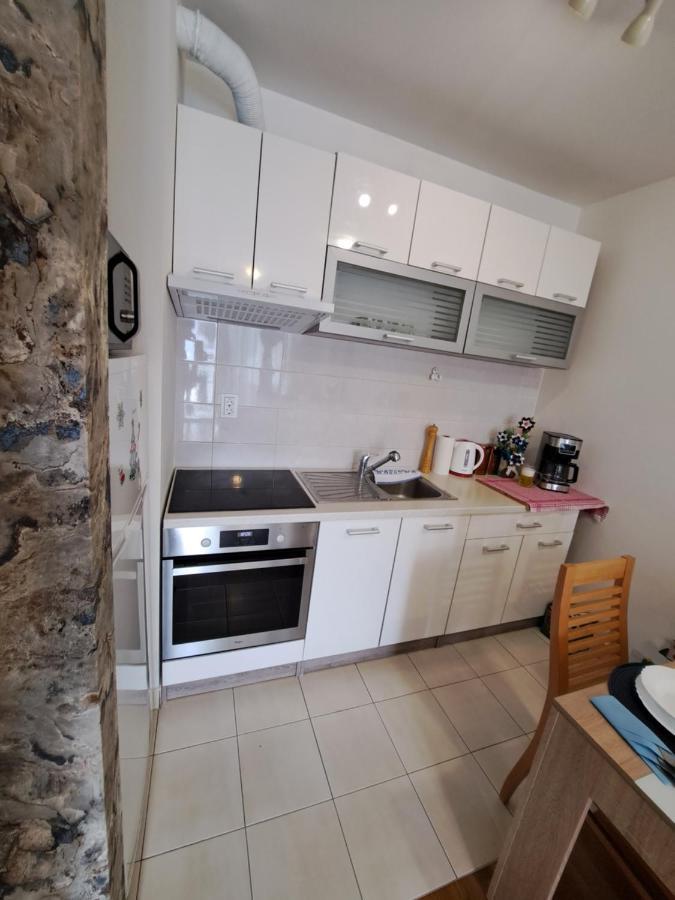 Mariposa, Apartment With Balcony, Private Parking In The Garage, Near The Biggest Shopping Center Mall Of Split Eksteriør bilde