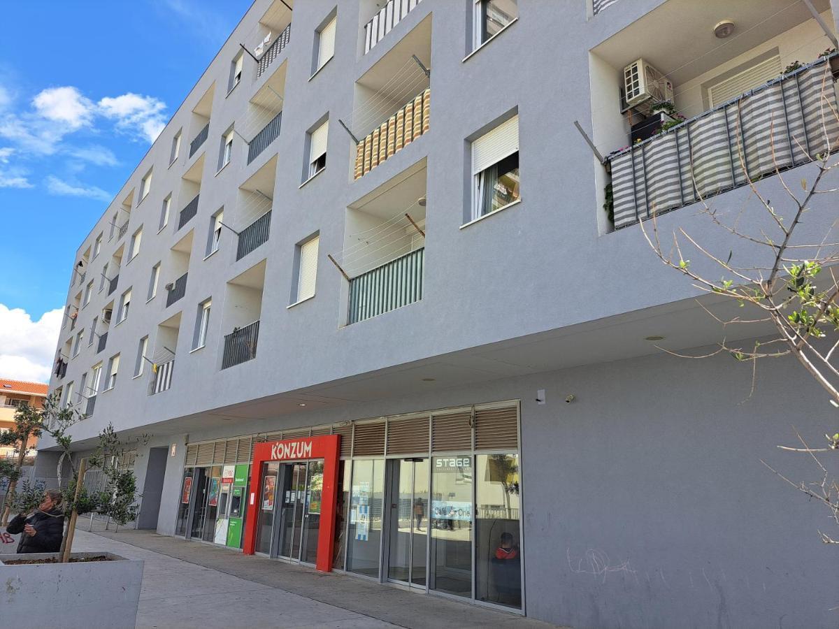 Mariposa, Apartment With Balcony, Private Parking In The Garage, Near The Biggest Shopping Center Mall Of Split Eksteriør bilde