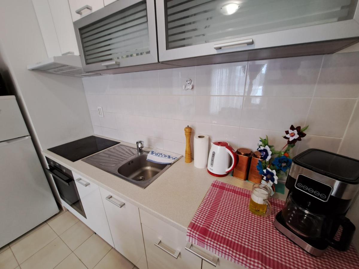 Mariposa, Apartment With Balcony, Private Parking In The Garage, Near The Biggest Shopping Center Mall Of Split Eksteriør bilde