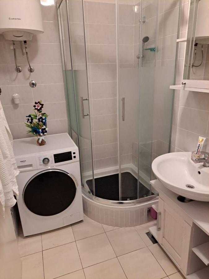 Mariposa, Apartment With Balcony, Private Parking In The Garage, Near The Biggest Shopping Center Mall Of Split Eksteriør bilde